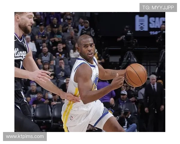 光头形象的足球明星们如何在赛场上展现魅力与实力的完美结合